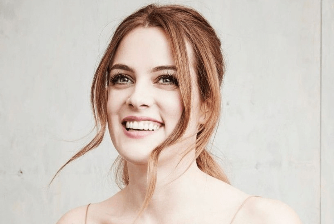 Wallpaper:2fxv-80evb8= Riley Keough